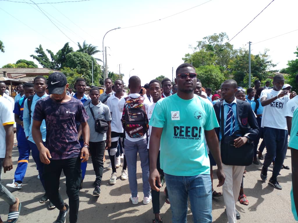 Grève estudiantine: Mécontents de leurs conditions d'apprentissage, les étudiants des grandes écoles de Bouaké prennent la rue, délogent les élèves du secondaire et du primaire 