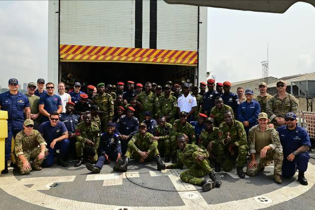 COMMUNIQUÉ DE PRESSE /   Visite du navire de la Garde Côte Américaine USCGC Spencer (WMEC 905) à Abidjan