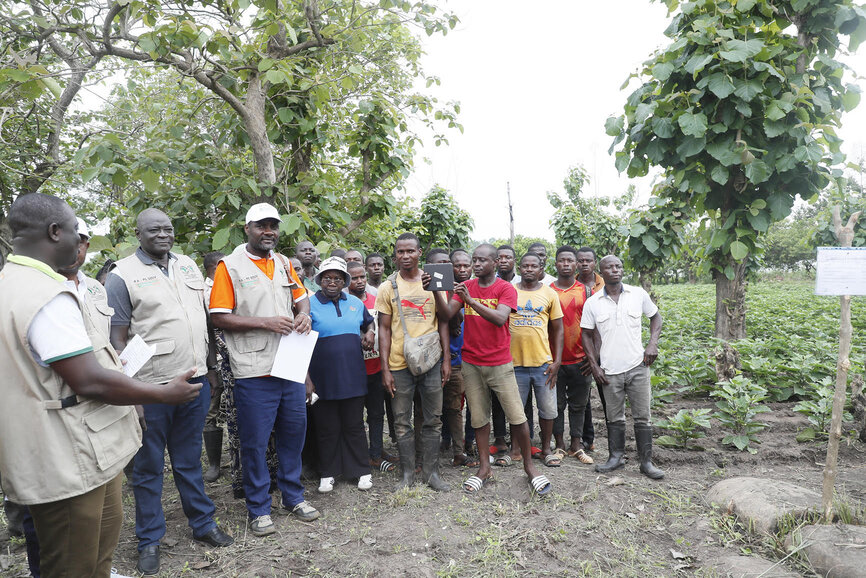 PA-PsGouv : des femmes de Broukro, bénéficiaires d'une unité semi-industruelle de transformation de manioc