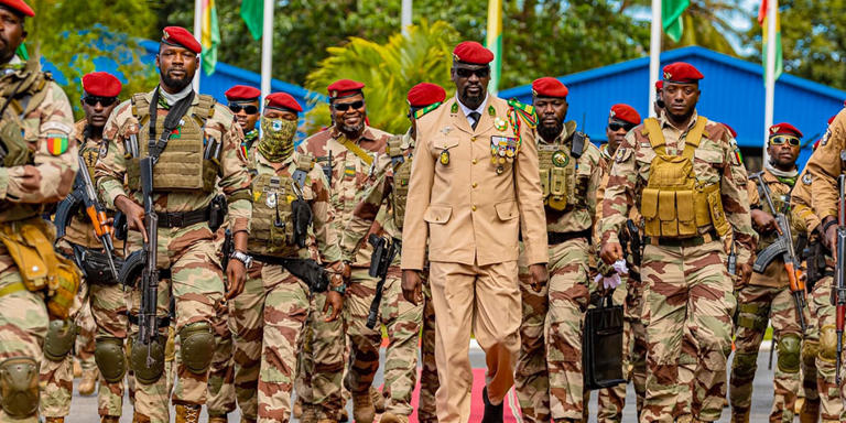 Face à Mamadi Doumbouya en Guinée : la tension sociale est à son comble