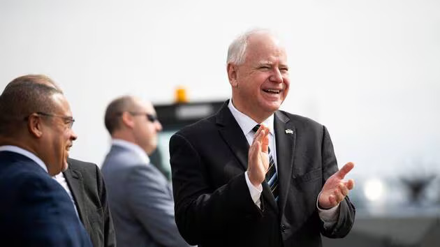 Etats-Unis : Tim Walz, colistier de Kamala Harris, un choix pour rassembler l’Amérique démocrate