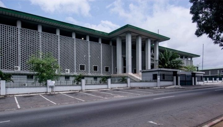 Affaire déchets médicaux déversés à Akouedo: trois personnes déférées au Parquet près du Tribunal de Première Instance d’Abidjan