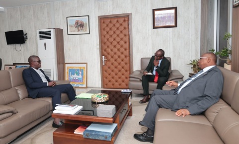 Audience: Aimond Williams  reçu par le ministre Amadou Coulibaly